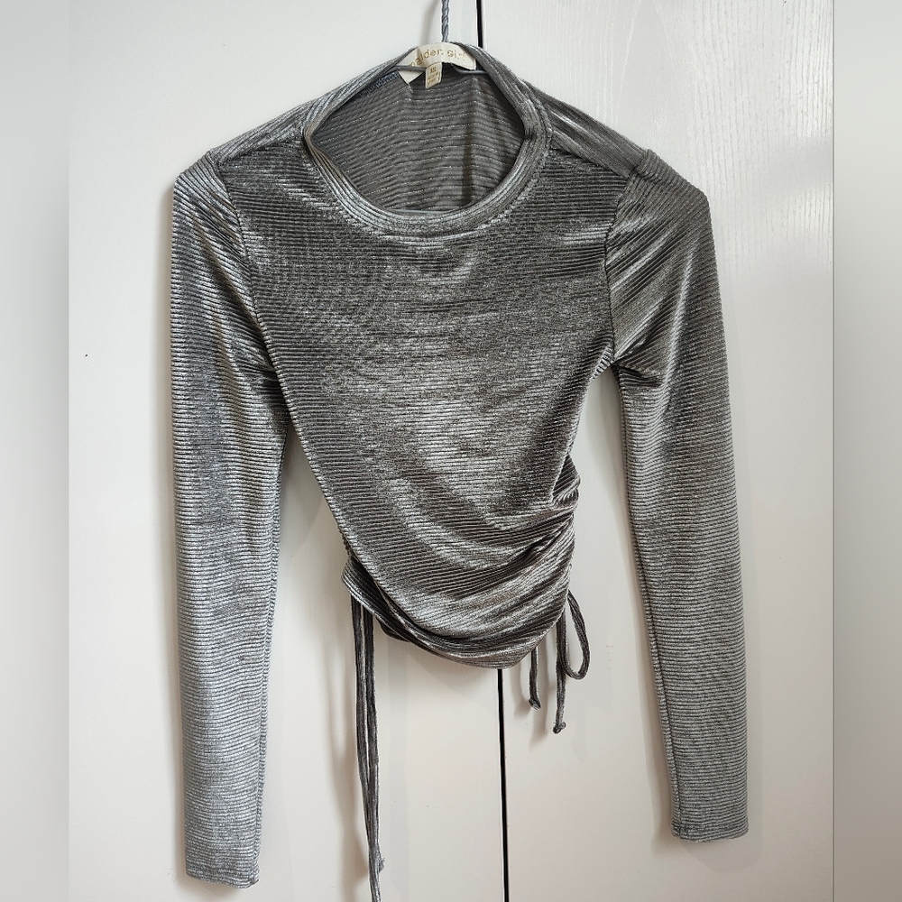 Madden Girl Gray Long Sleeve Top